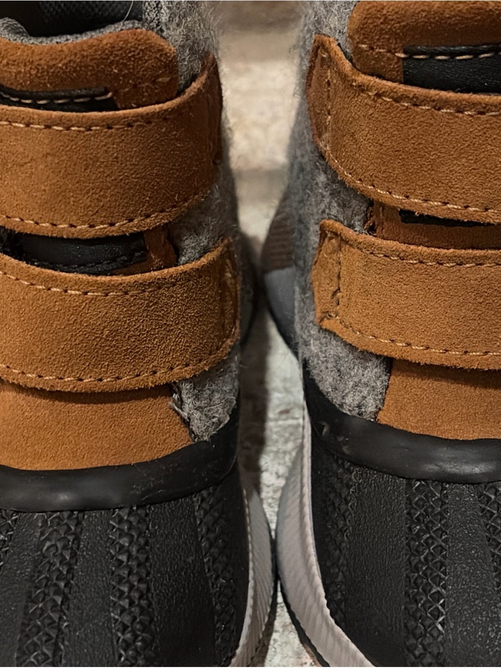 Sorel Infant Out N About Classic Boot - Size 8 Youth- Camel Brown / Black - Picture 2 of 7